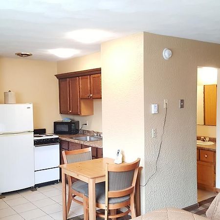 Oakdale Motel Owatonna Екстериор снимка